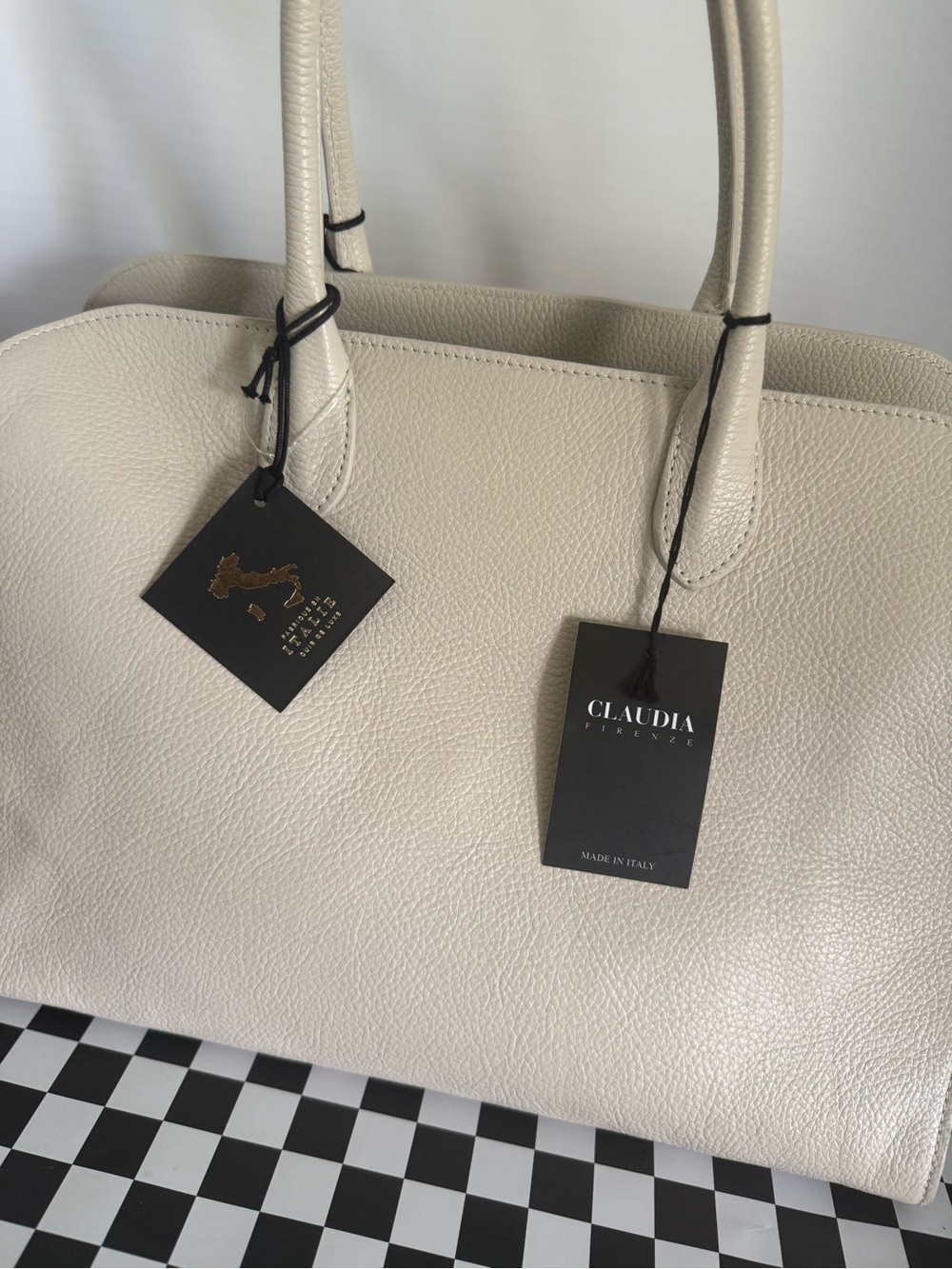 Claudia Firenze Cream Leather Shoulder Bag - Picture 5 of 6